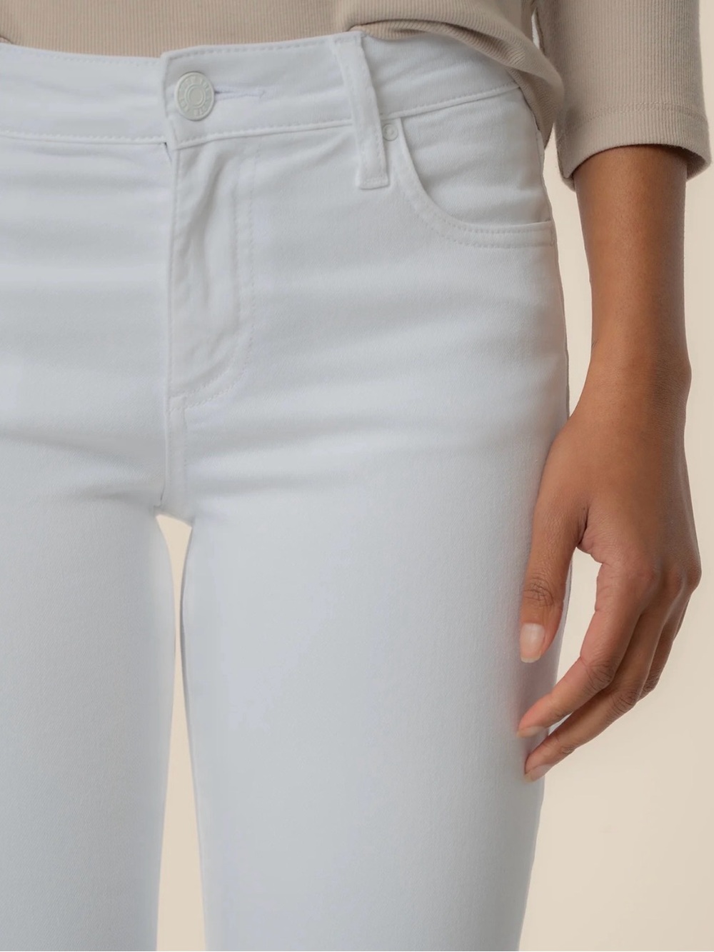 Kut From The Kloth Catherine Boyfriend Jeans in Optic White - Picture 4 of 14